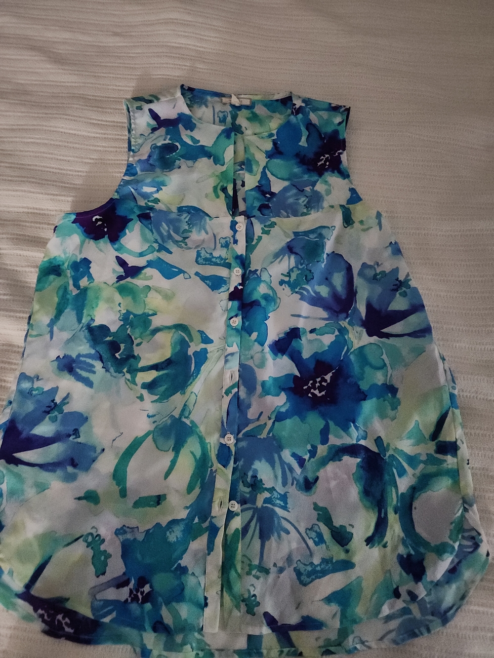Women's Blue Floral Button-Front Sleeveless Tops